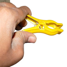 Load image into Gallery viewer, 332 Multipurpose Plastic Clothes Pegs / Hanging Clips / Cloth Drying Clips - 12 pcs (Round)